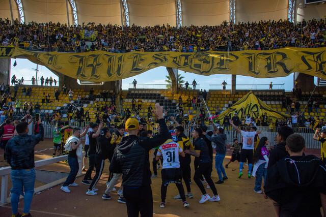 Joe Abrigo y el equipo celebró la permanencia de Coquimbo Unido junto a sus hinchas.