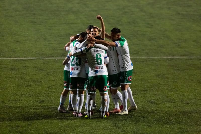 Deportes Puerto Montt goleó a Deportes Copiapó en el estadio Chinquihue.