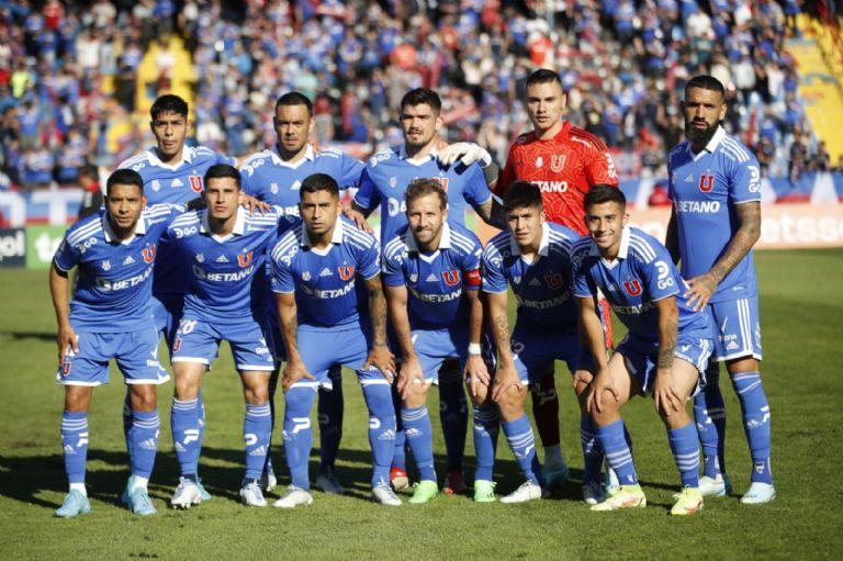 Cristóbal Campos y Ronnie Fernández se mantuvieron distantes en la fotografía oficial de la U