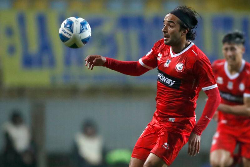 Mathias Vidangossy defendió la camiseta de Unión La Calera en la última temporada. Imagen: Photosport.
