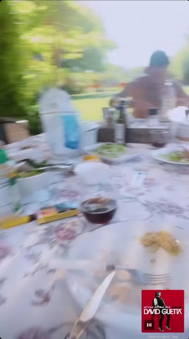 Mauricio Pinilla pasó la tarde junto a Gissella Gallardo y sus hijos.