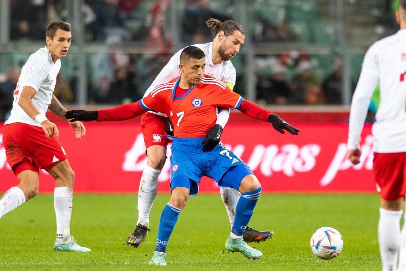 Berizzo combinó en la formación de la Roja experimentados y jóvenes