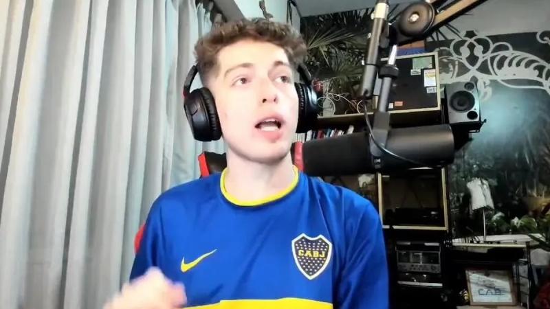 Davoo Xeneize se ha hecho famoso por sus transmisiones en vivo sobre fútbol argentino