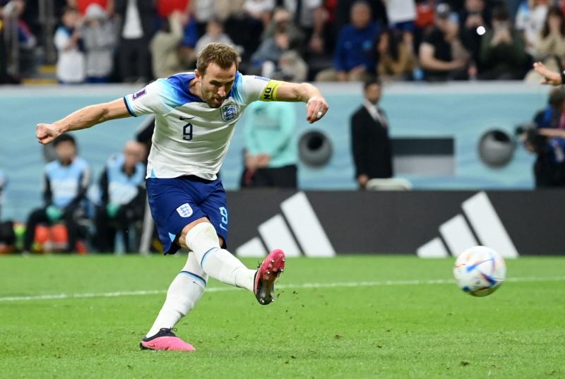 Inglaterra tuvo la posibilidad de igualar el marcador, pero Harry Kane falló el segundo penal (Reuters).