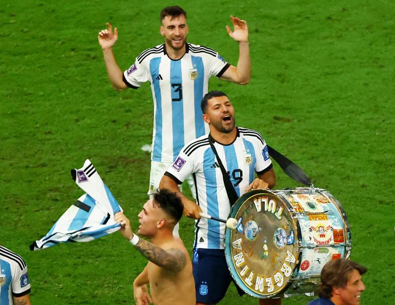 El "Kun" Agüero comandó los festejos de Argentina tras ganar el Mundial.