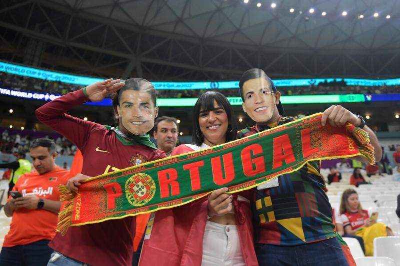 Los fanáticos de Portugal festejaron en este partido mundialista. Imagen: Photosport.