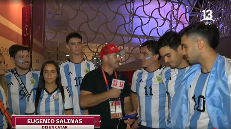 Gustavo Quinteros apareció en Catar alentando a Argentina.