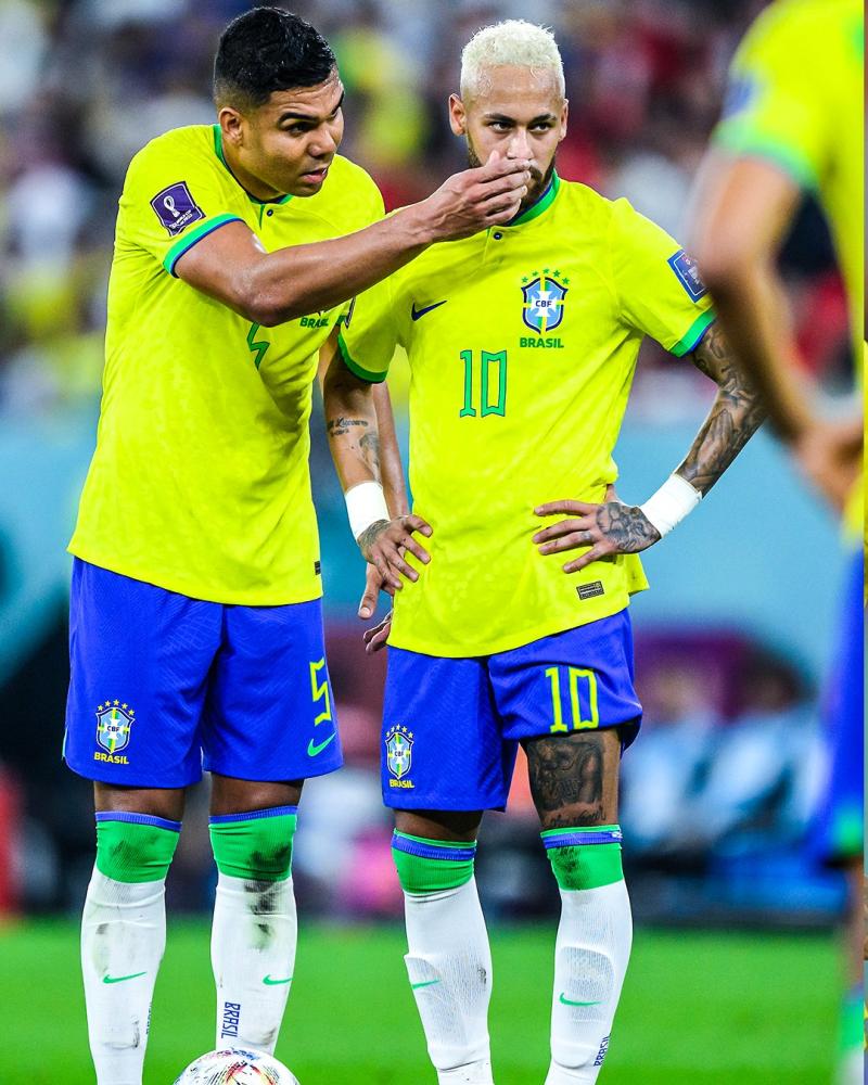 Neymar y Casemiro en el partido contra Corea del Sur.