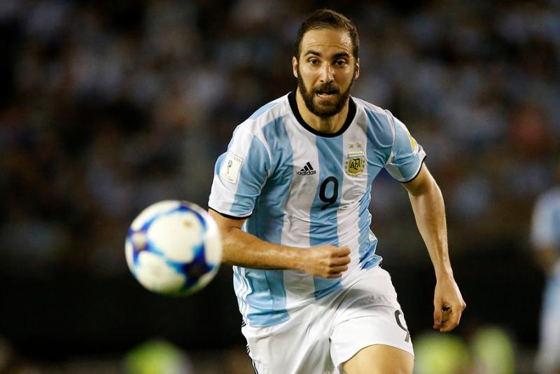 Gonzalo Higuain se retiró del fútbol profesional. Imagen: Photosport.