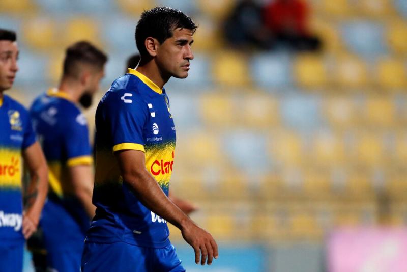 Julio Barroso defiende la camiseta de Everton de Viña del Mar. Imagen: Photosport.