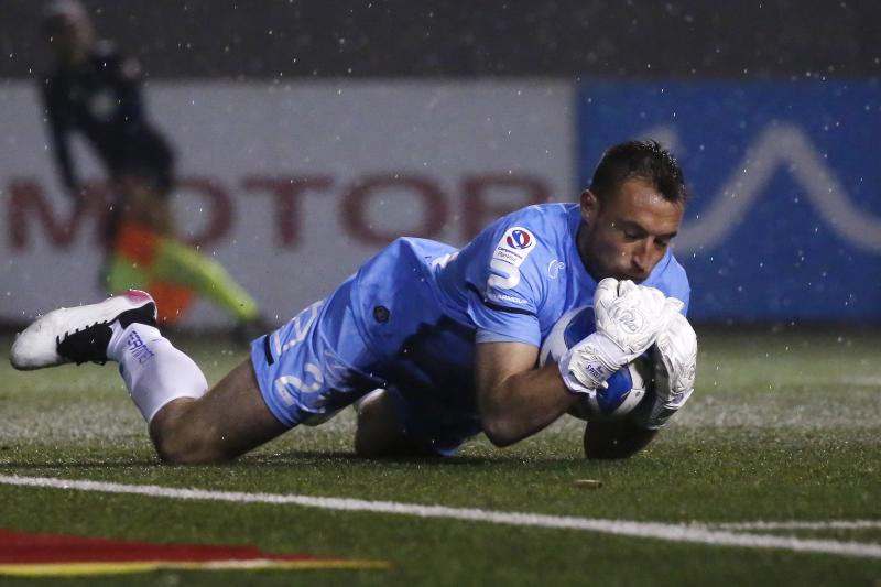 Sebastián Pérez jugó 25 partidos en la última temporada con la UC - Photosport