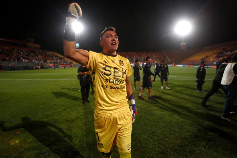 Miguel Pinto fue figura ante Universidad de Chile en Copa Chile. Imagen: Photosport.