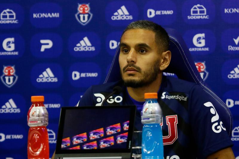 Federico Mateos fue oficializado como nuevo refuerzo de la U. Crédito: Photosport.