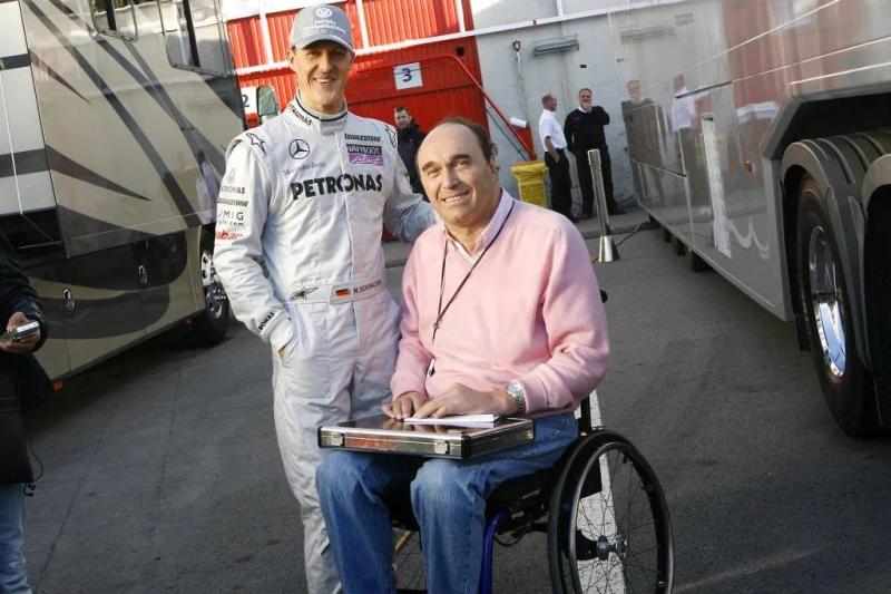 Philippe Streiff (en silla de ruedas) fue piloto entre 1984 y 1989, cuando sufrió un accidente que cortó su carrera - Fórmula 1