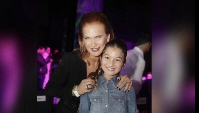 La postal que compartió María Alberó de su hija Mía Zamorano.