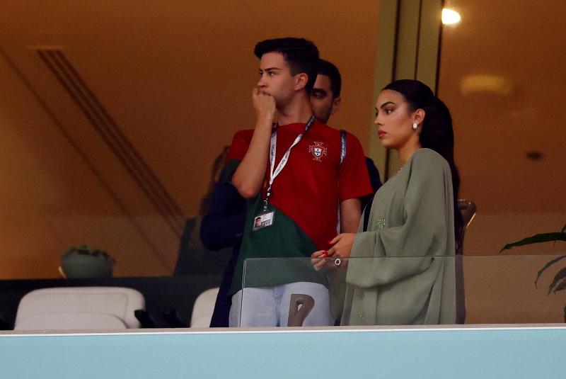 Georgina Rodríguez viendo a Cristiano Ronaldo en el Mundial.