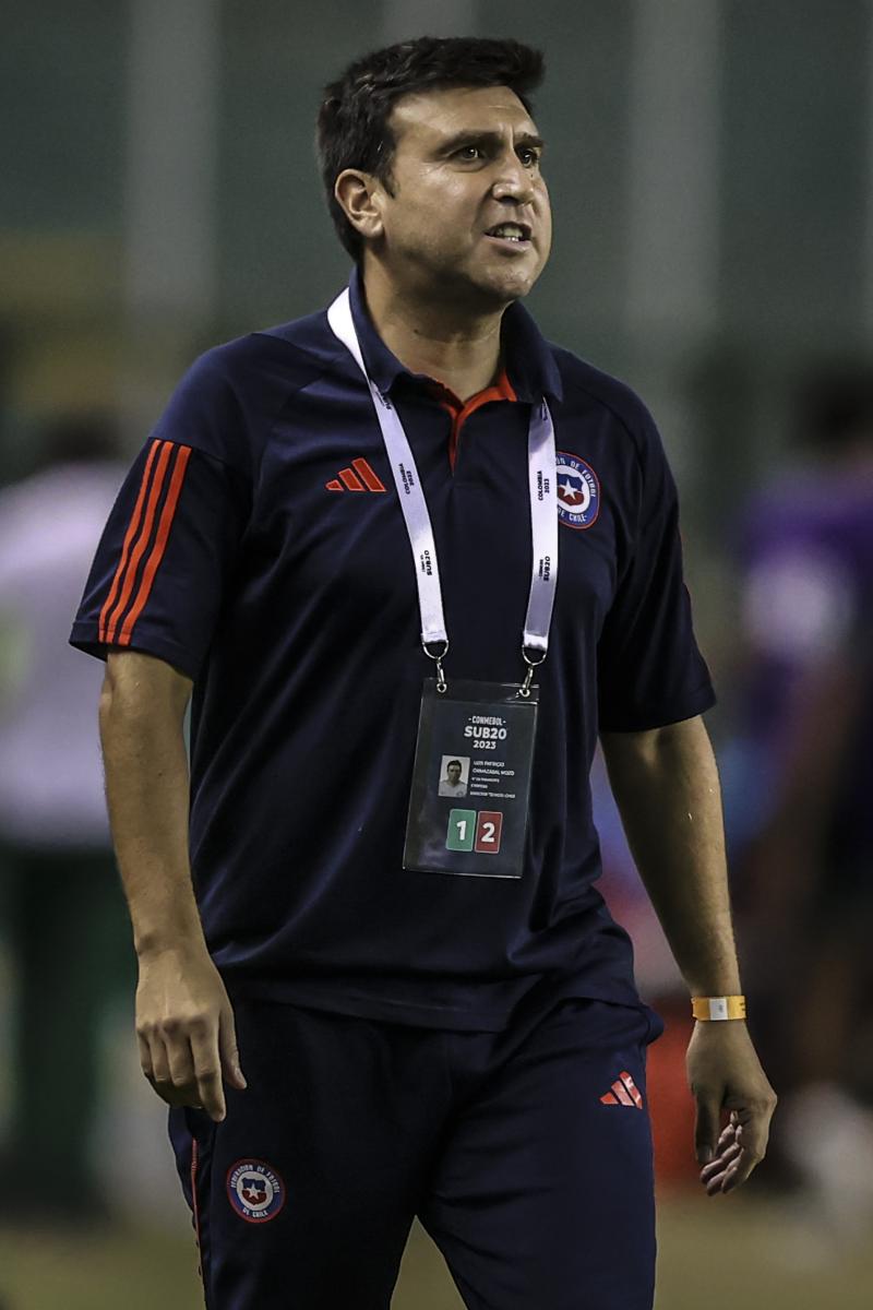 Patricio Ormazábal estaría muy cerca de dejar de dirigir a la Roja Sub 20.
