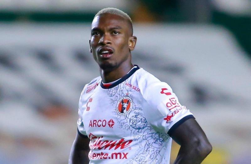 Fabian Castillo es opción para reforzar a Colo Colo.