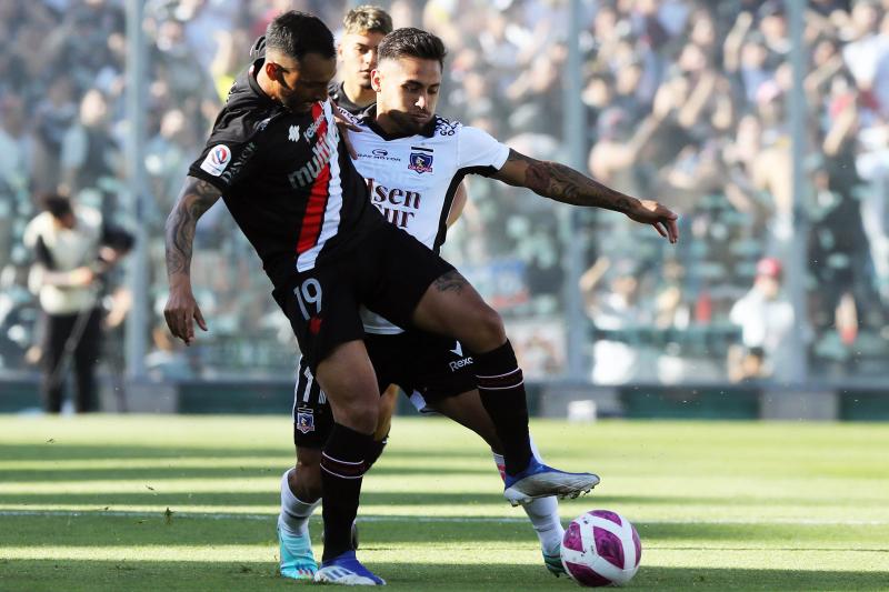 Ronald De La Fuente se lució con tremenda arenga de Curicó Unido previo al duelo con Colo Colo. (Agencia Uno)