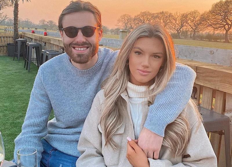 Ben Brereton junto a su novia Kimberley Abbott.