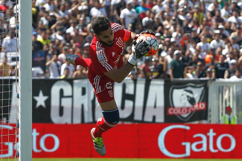 Johnny Herrera reveló que su hijo le dice caca de perro a Colo Colo. Crédito: Photosport.