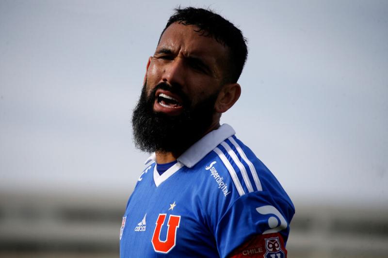 Ronnie Fernández se quedó sin dorsal en la U. Crédito: Photosport.