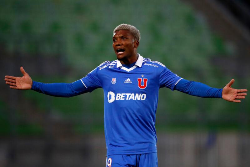 Junior Fernandes podría volver al fútbol de Turquía. Imagen: Photosport.