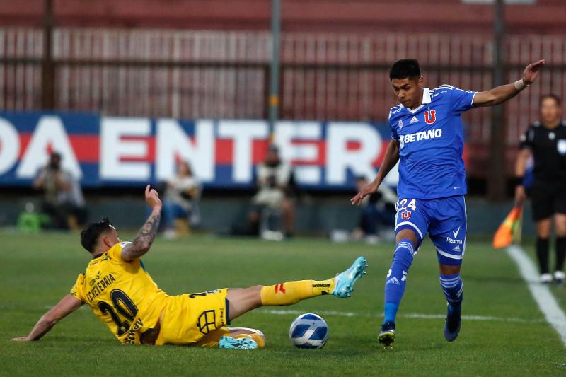 Darío Osorio podría partir de la U al fútbol Inglés.