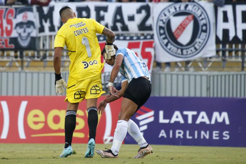 Felipe Flores y Brayan Cortés se enfrentaron en el Colo Colo vs. Magallanes de la Supercopa 2023 - Photosport
