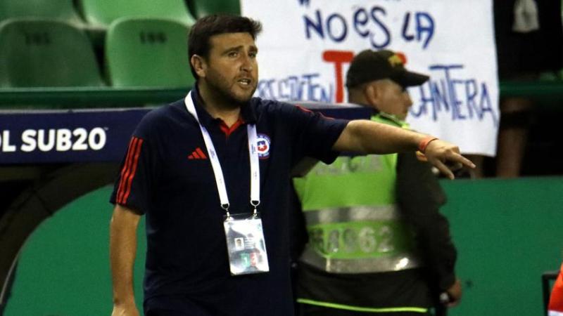 Patricio Ormazábal no consideró a Renato Huerta y Jordhy Thompson para el Sudamericano Sub 20 de Colombia.