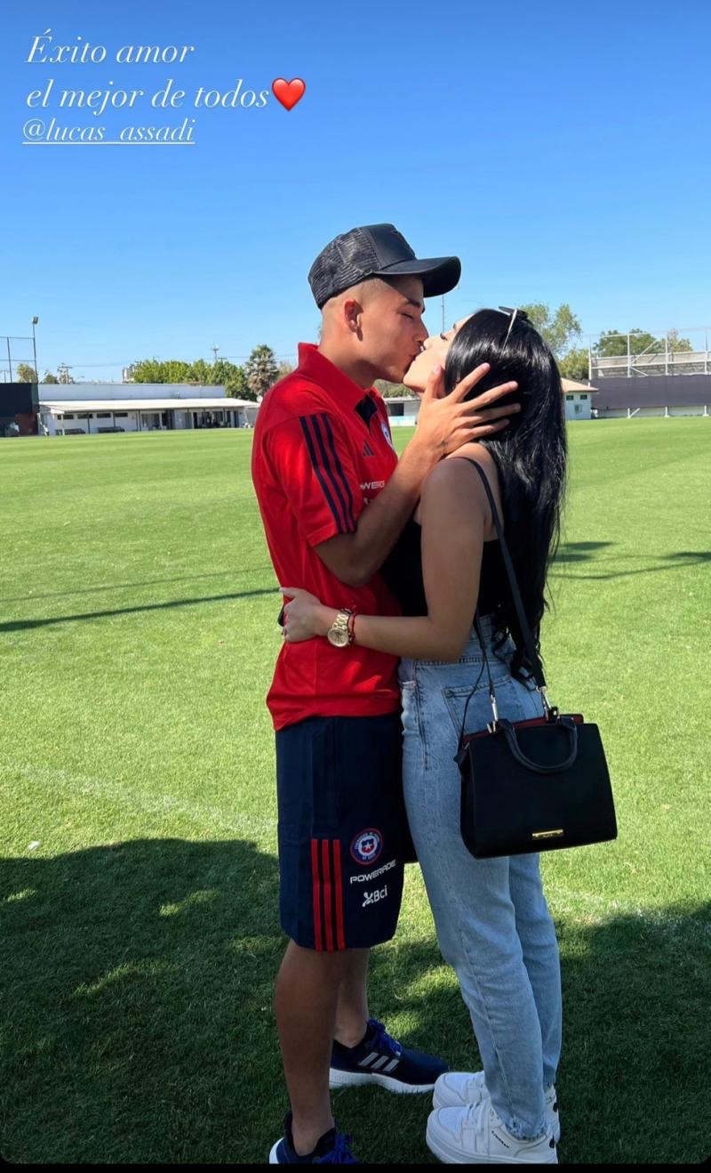 Lucas Assadi junto a su polola en Juan Pinto Durán (Vía Instagram)