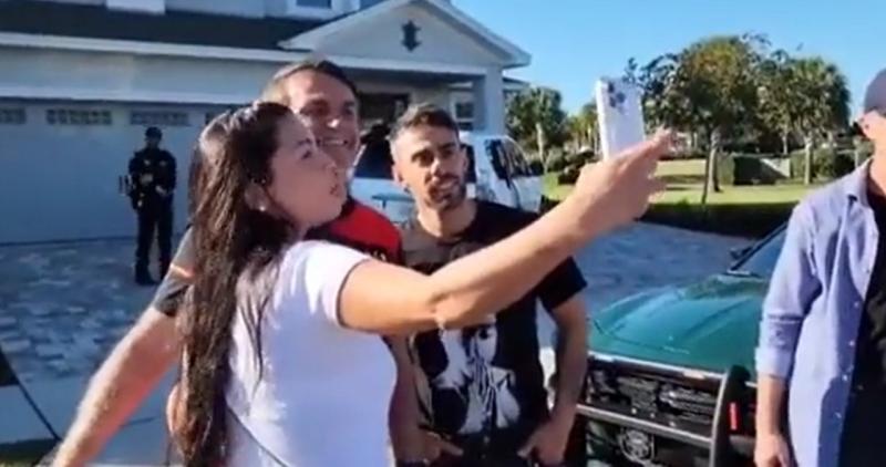 Daniela Aránguiz y Jorge Valdivia junto a Jair Bolsonaro. (Instagram)