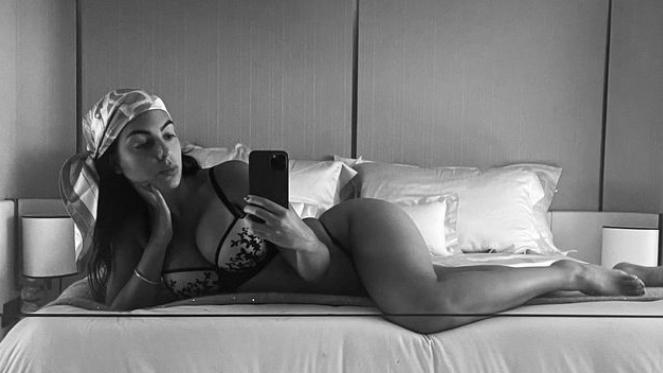 Georgina Rodríguez se llenó de críticas tras llevar un osado look en Arabia Saudita. (Instagram)