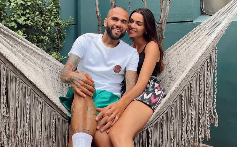 La esposa de Dani Alves borró todas las fotografías con el futbolista en Instagram