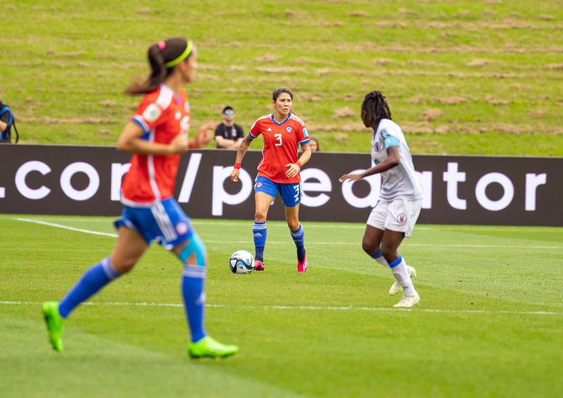 Carla Guerrero será una de las futbolistas más longevas de la Roja para el próximo Mundial.