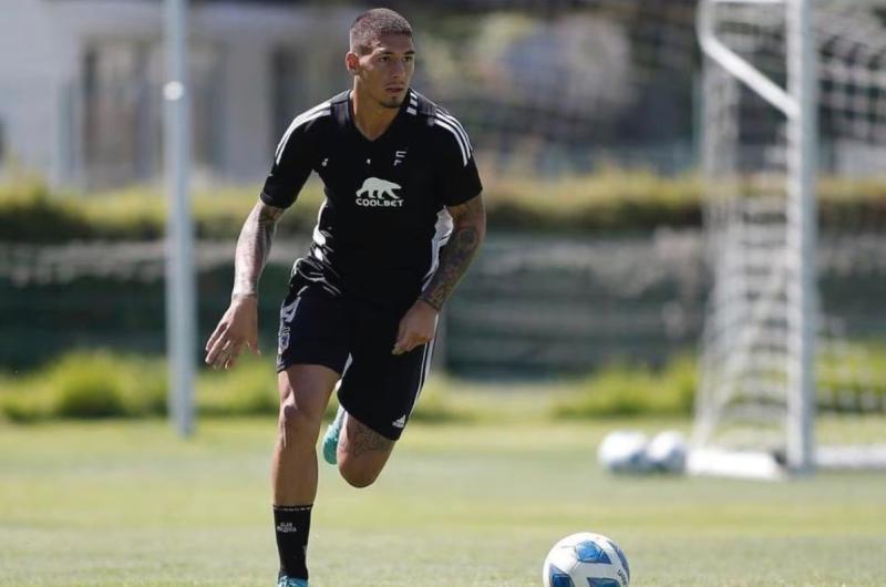 Alan Saldivia podría dejar Colo Colo. Crédito: @ColoColo