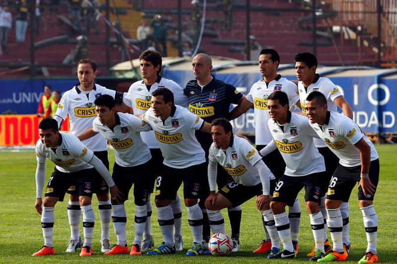 Francisco Lara (entre José Pedro Fuenzalida y Carlos Muñoz) jugó en Colo Colo entre 2012 y 2014. Crédito: Agencia Uno.