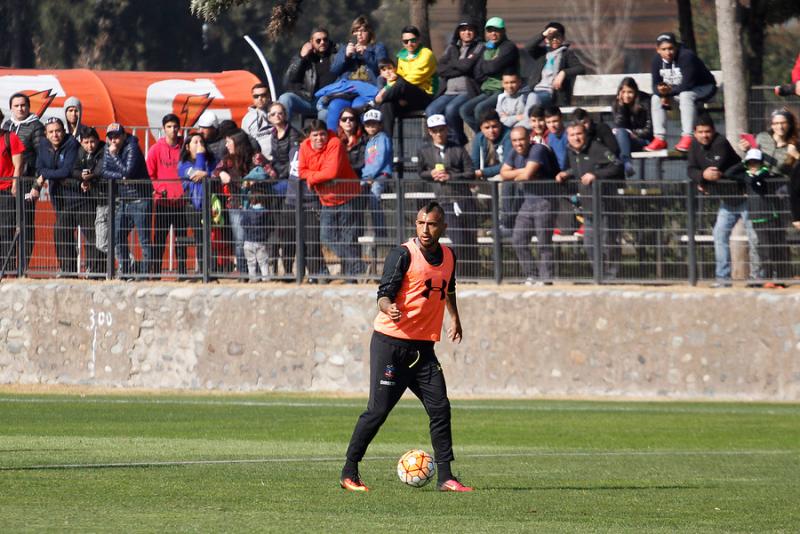 Arturo Vidal le mandó un mensaje a la dirigencia de Colo Colo. Crédito: Photosport.
