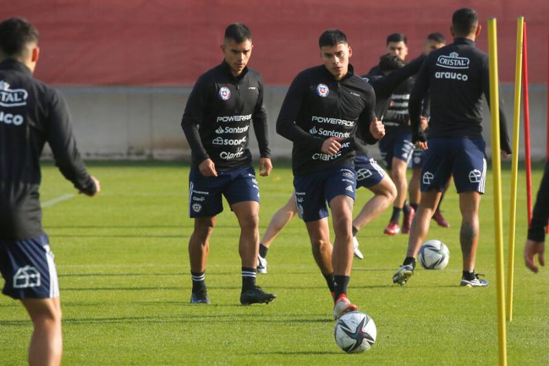 Álex Ibacache podría dejar San Lorenzo antes de lo esperado. Crédito: Photosport.