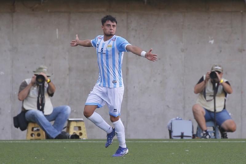Thomas Jones abrió el marcador para Magallanes con un golazo - Photosport