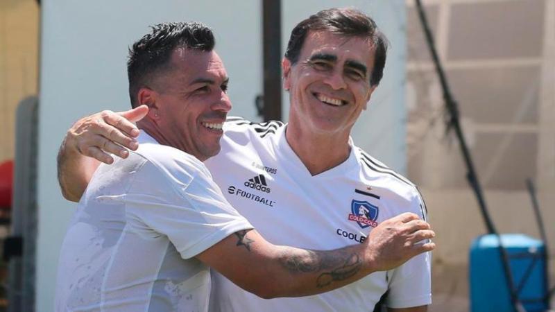 Esteban Paredes enfrentó a Colo Colo en un duelo amistoso con San Antonio Unido. (Prensa Colo Colo)