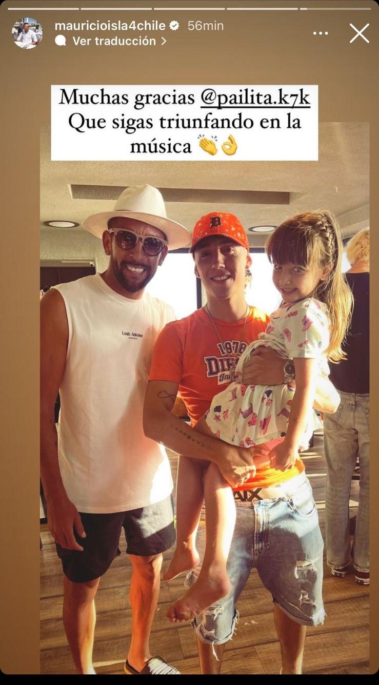 Mauricio Isla compartiendo con Pailita.