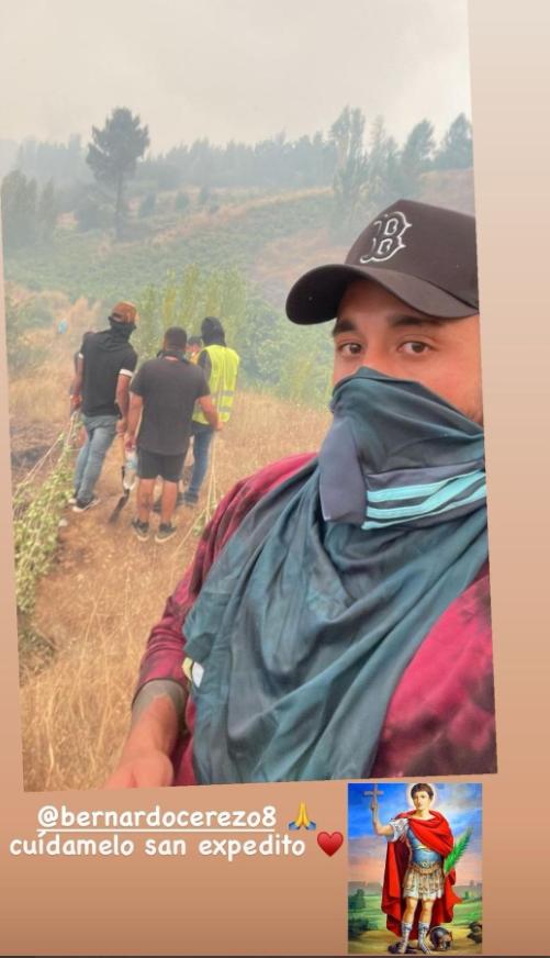 Bernardo Cerezo, jugador de Ñublense estuvo ayudando a damnificados por los incendios.