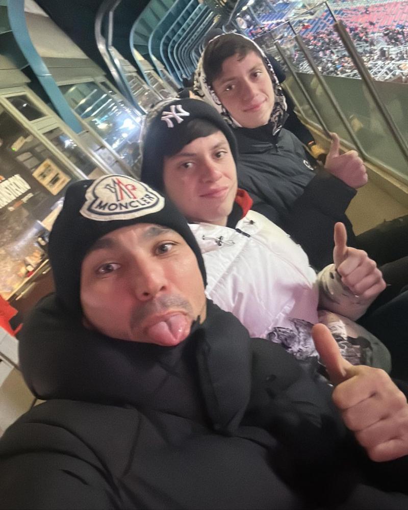 Gary Medel junto a sus hijos gemelos - Instagram