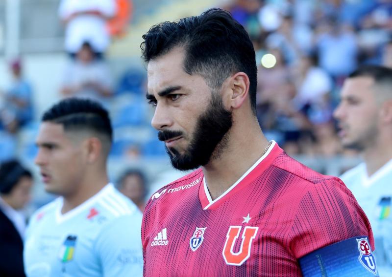 Johnny Herrera criticó el alto valor de las entradas para ver a Universidad de Chile. Imagen: Agencia Uno.