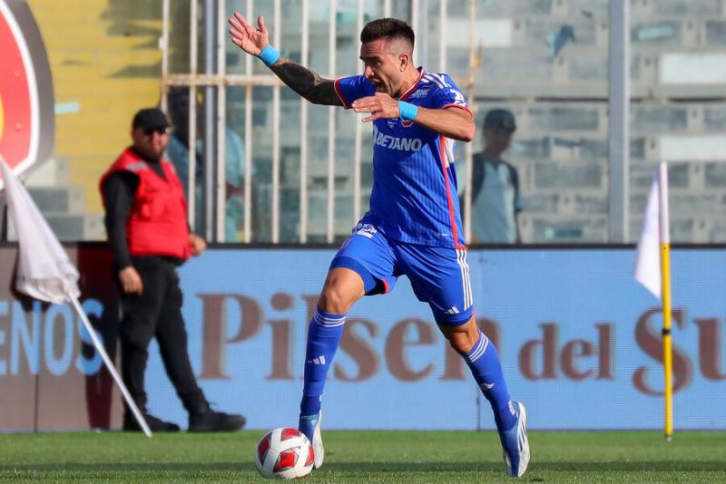 Matías Zaldivia tuvo un duro cruce con Jordhy Thompson en el Superclásico. Crédito: Agencia Uno.