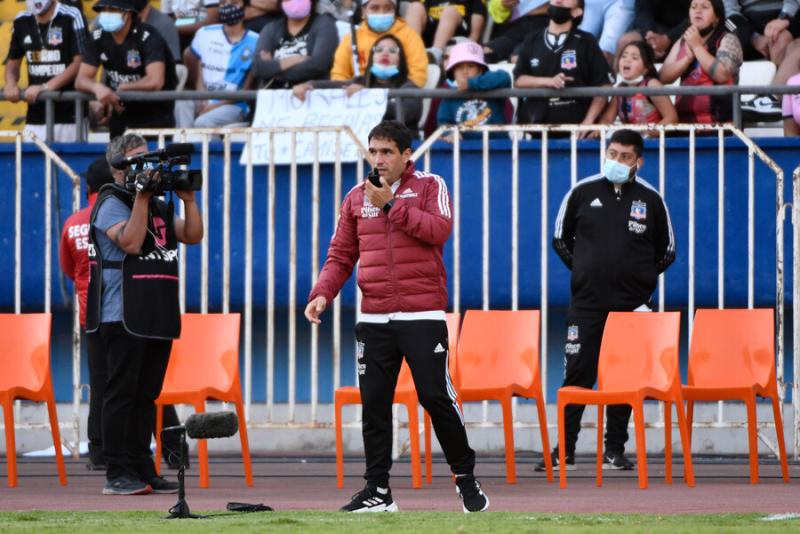 Leandro Gabriel Stillitano dejó de ser el entrenador de Independiente. Imagen: Photosport.