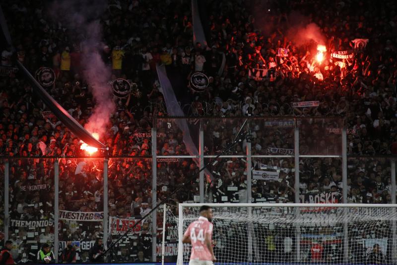 Mauricio Isla aparece en la órbita de Colo Colo para llegar a reforzar la banda derecha - Photosport