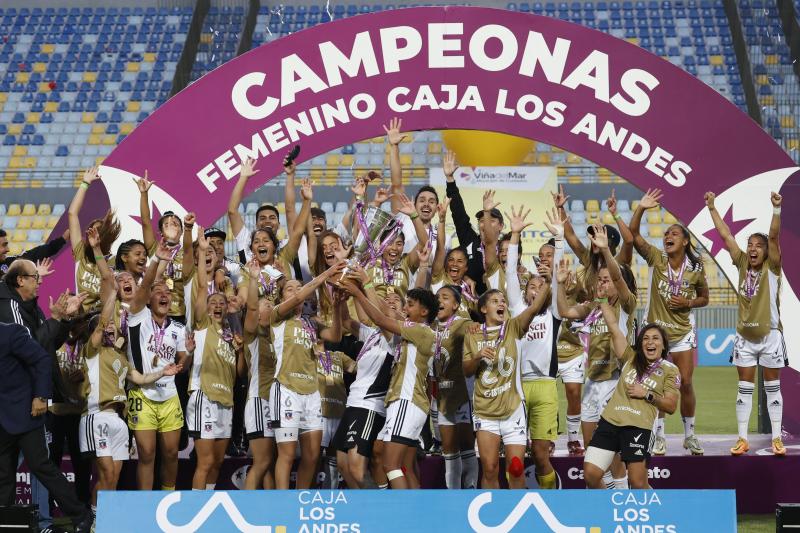 Colo Colo se medirá con las campeonas del fútbol peruano.
