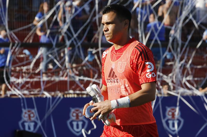 Cristopher Toselli llegó como segundo arquero de U de Chile, pero ahora tuvo la oportunidad de ser titular - Photosport